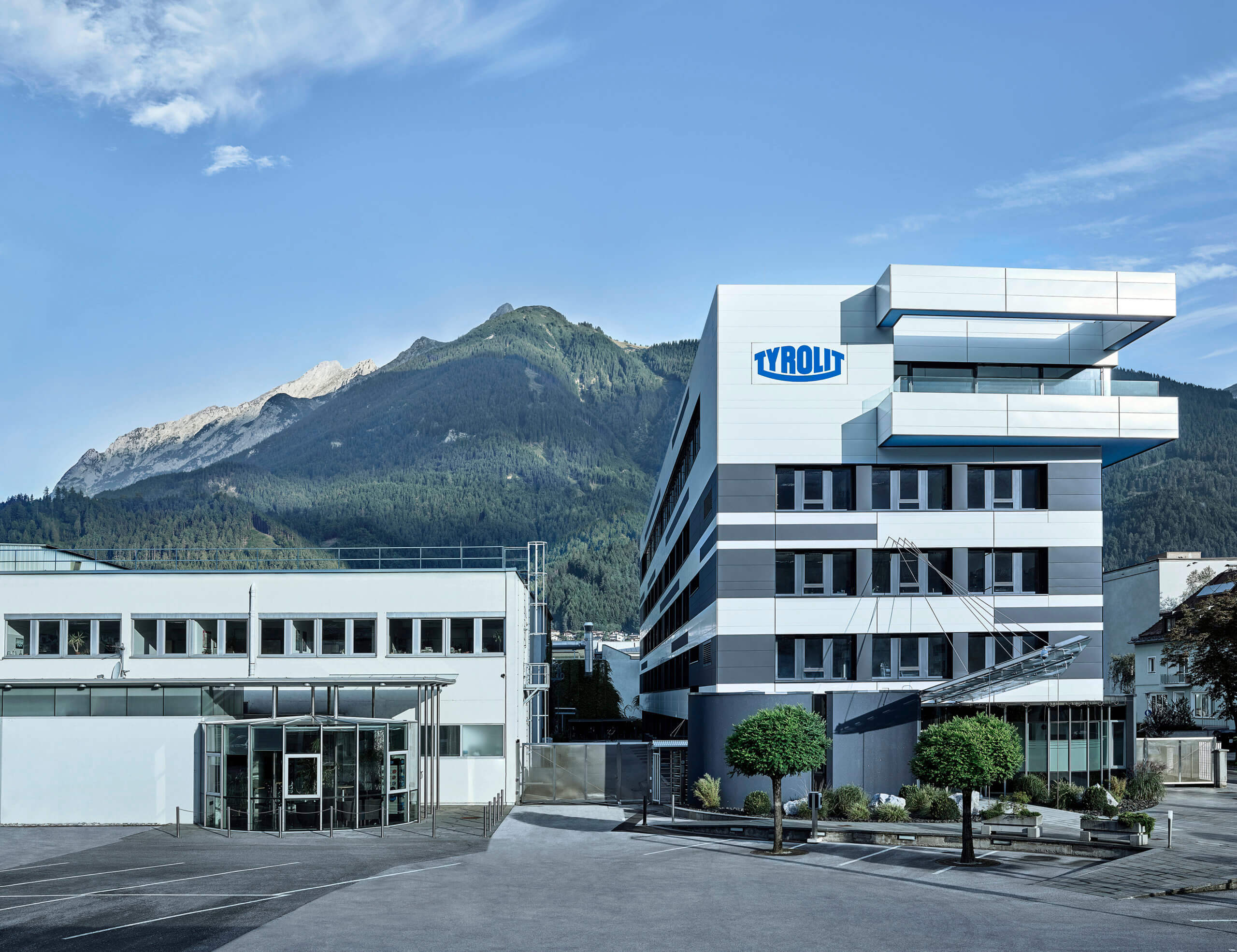 CC_Schwaz_Headquarter-scaled.jpg